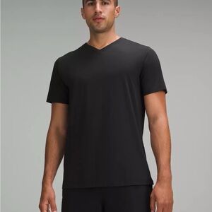 Lululemon Fundamental Black V-Neck T-Shirt size Large